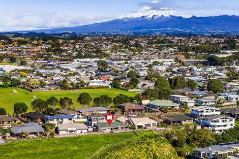 Photo of property in 2/13 Chatswood Grove, Fitzroy, New Plymouth, 4312