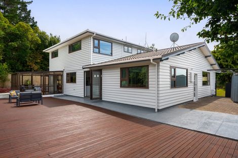 Photo of property in 28 Greyfriars Crescent, Tawa, Wellington, 5028