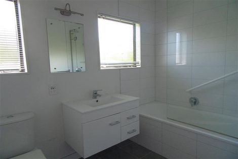 Photo of property in 2/17 Glamorgan Drive, Torbay, Auckland, 0630