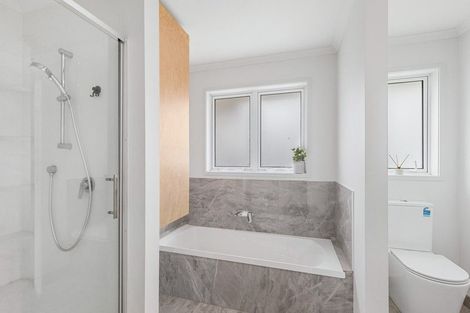 Photo of property in 571 Queen Street East, Levin, 5510