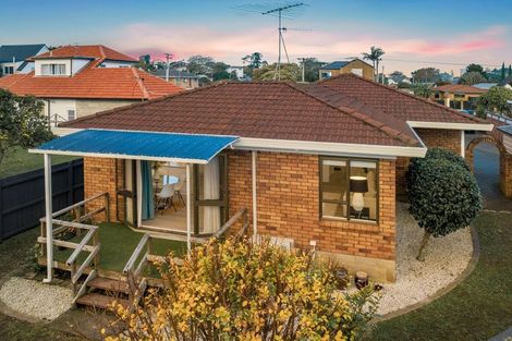 Photo of property in 63c Nile Road, Milford, Auckland, 0620