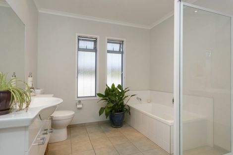 Photo of property in 15 Brompton Close, Richmond Heights, Taupo, 3330