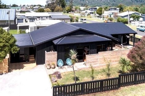 Photo of property in 100 Mary Road, Whangamata, 3620