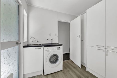 Photo of property in 28a Riversdale Drive, Merrilands, New Plymouth, 4312