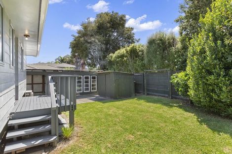 Photo of property in 15 Pine Street, New Lynn, Auckland, 0600