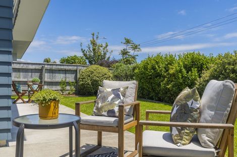 Photo of property in 17 Mahia Lane, Waikanae, 5036
