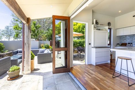 Photo of property in 15 Maharakeke Road, Waipukurau, 4281