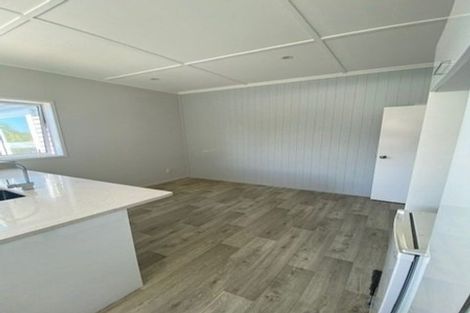 Photo of property in 14 John Road, Stanmore Bay, Whangaparaoa, 0932