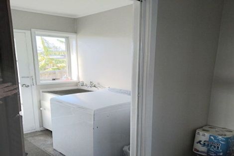 Photo of property in 2/25 Tanoa Place, Glendene, Auckland, 0602