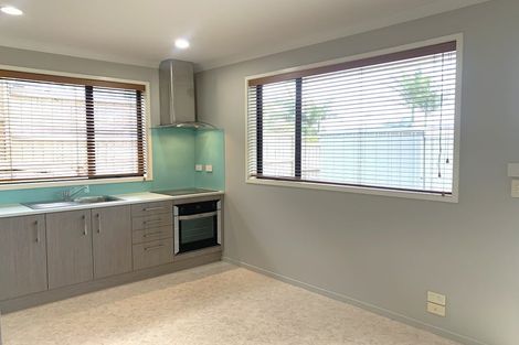 Photo of property in 2a Castleton Drive, Howick, Auckland, 2014