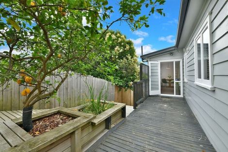 Photo of property in 20 Karaka Street, Helensville, 0800
