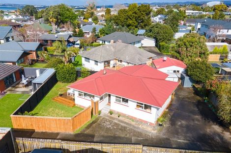 Photo of property in 13 Roby Street, Te Atatu Peninsula, Auckland, 0610