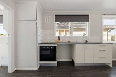 Photo of property in 2 Yeats Crescent, Fairfield, Hamilton, 3214