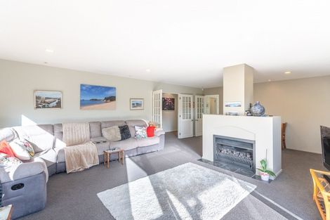 Photo of property in 4 Gybe Place, Whitby, Porirua, 5024