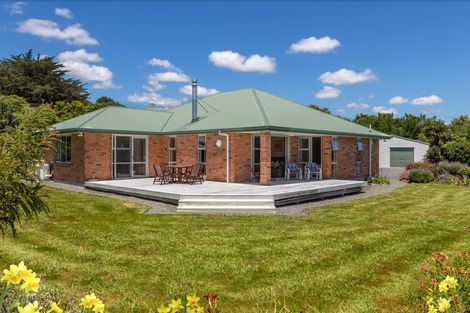 Photo of property in 33 Ketemaringi Way, Manakau, Levin, 5573