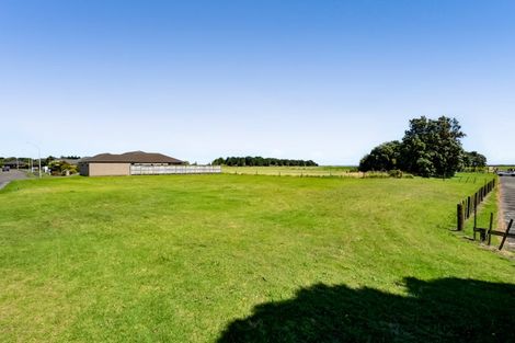 Photo of property in 25 Dolphin Parade, Bell Block, New Plymouth, 4312
