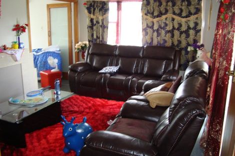 Photo of property in 4 Humphrey Kemp Avenue, Henderson, Auckland, 0612