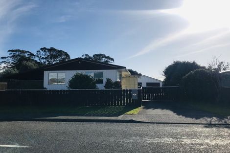 Photo of property in 11 Makarini Street, Paraparaumu, 5032