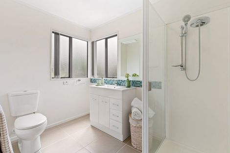 Photo of property in 2/10 Kells Place, Botany Downs, Auckland, 2010