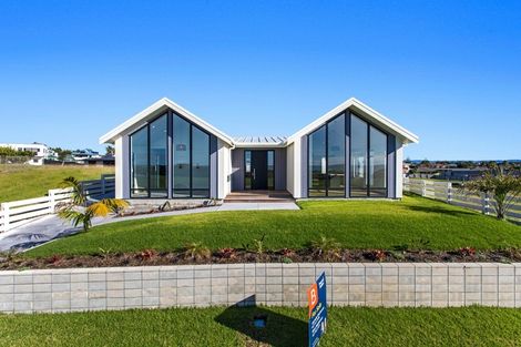 Photo of property in 16 Pacific Parade, Coastlands, Whakatane, 3120