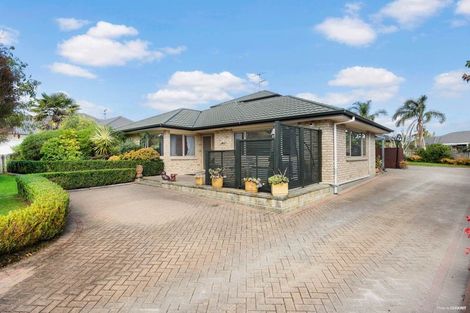 Photo of property in 31 Maghera Drive, East Tamaki Heights, Auckland, 2016