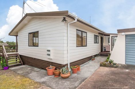 Photo of property in 28 Neil Avenue, Te Atatu Peninsula, Auckland, 0610