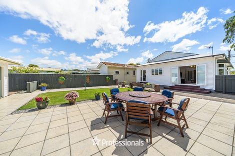 Photo of property in 32 Birdwood Road, Waterloo, Lower Hutt, 5011