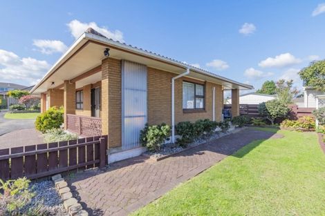 Photo of property in 2/66 Marne Road, Papakura, 2110