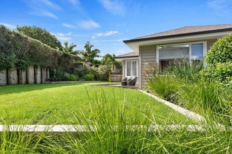 Photo of property in 59a Lonely Road, Fairview Heights, Auckland, 0632