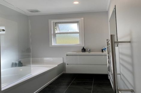 Photo of property in 99 Kenmore Street, Newlands, Wellington, 6037