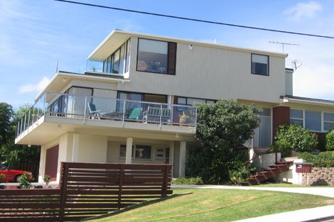 Photo of property in 1/54 Churchill Road, Murrays Bay, Auckland, 0630
