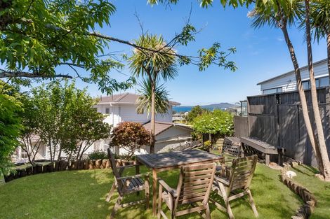 Photo of property in 16 Eastcliffe Road, Castor Bay, Auckland, 0620