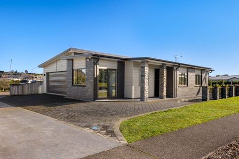 Photo of property in 200 Lakes Boulevard, Pyes Pa, Tauranga, 3112