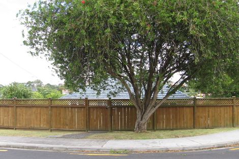 Photo of property in 1/12 Phillip Parade, Forrest Hill, Auckland, 0620