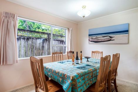 Photo of property in 2/6 Marsh Avenue, Forrest Hill, Auckland, 0620