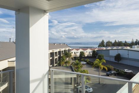 Photo of property in Marina View Apartments, 307/4 Reads Quay, Gisborne, 4010
