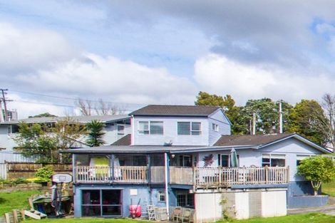 Photo of property in 303 Don Buck Road, Massey, Auckland, 0614