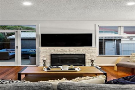 Photo of property in 1/15 Stratford Avenue, Milford, Auckland, 0620