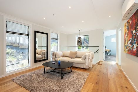 Photo of property in 5 Titiwai Place, Birkenhead, Auckland, 0626