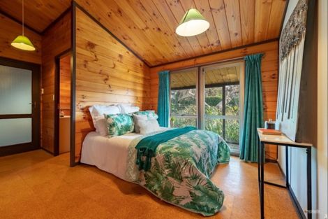 Photo of property in 363 Stokes Valley Road, Stokes Valley, Lower Hutt, 5019