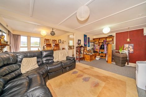 Photo of property in 27 Gemstone Drive, Birchville, Upper Hutt, 5018