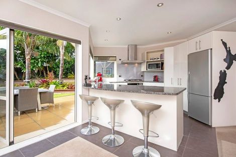 Photo of property in 8 Moycullien Lane, East Tamaki Heights, Auckland, 2016