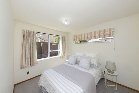 Photo of property in 64 Apsley Drive, Avonhead, Christchurch, 8042