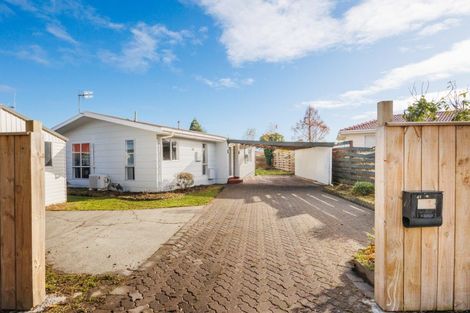 Photo of property in 41 Acacia Street, Kelvin Grove, Palmerston North, 4414