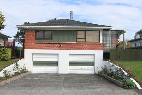 Photo of property in 8 Hollinbrigg Place, Manurewa, Auckland, 2102
