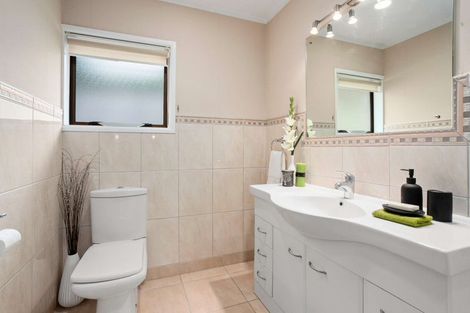 Photo of property in 90a Simmental Crescent, Somerville, Auckland, 2014