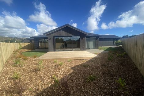 Photo of property in 19 Kaiwaru Place, Waikanae, 5036