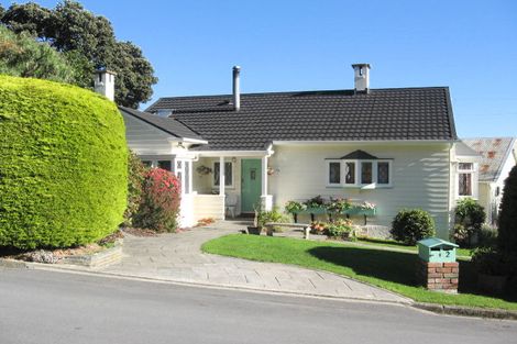 Photo of property in 2 Marama Terrace, Eastbourne, Lower Hutt, 5013