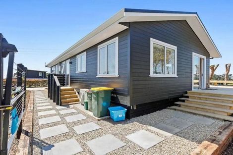 Photo of property in 43 Donnelly Street, Oakura, 4314
