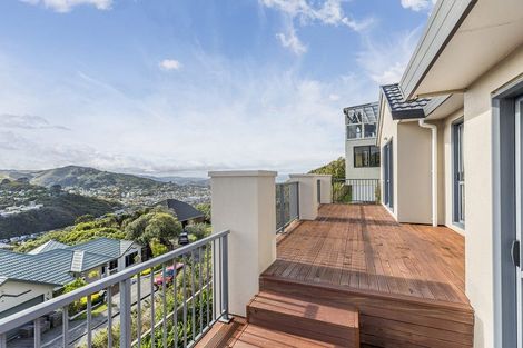 Photo of property in 17 Landsdowne Terrace, Karori, Wellington, 6012